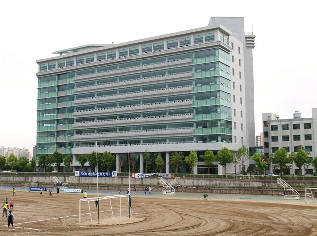 Real exterior photo of the Hanyang FTC building retrieved from the web by the agent